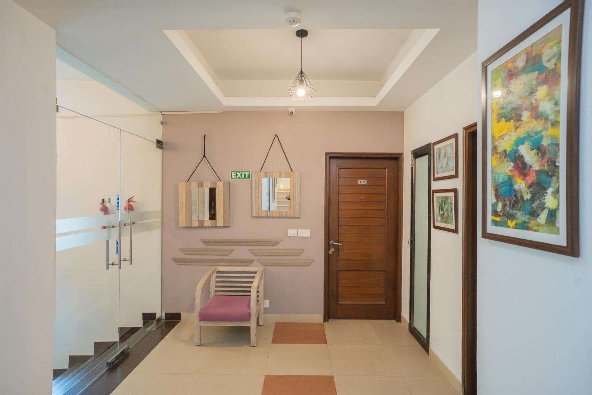 Ahuja Residency Parklane Hotell Gurgaon Exteriör bild