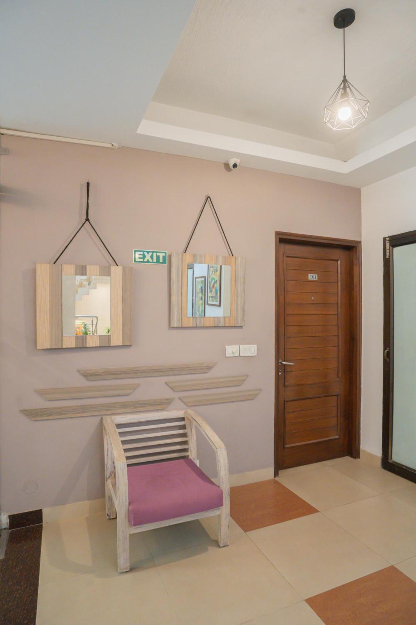 Ahuja Residency Parklane Hotell Gurgaon Exteriör bild