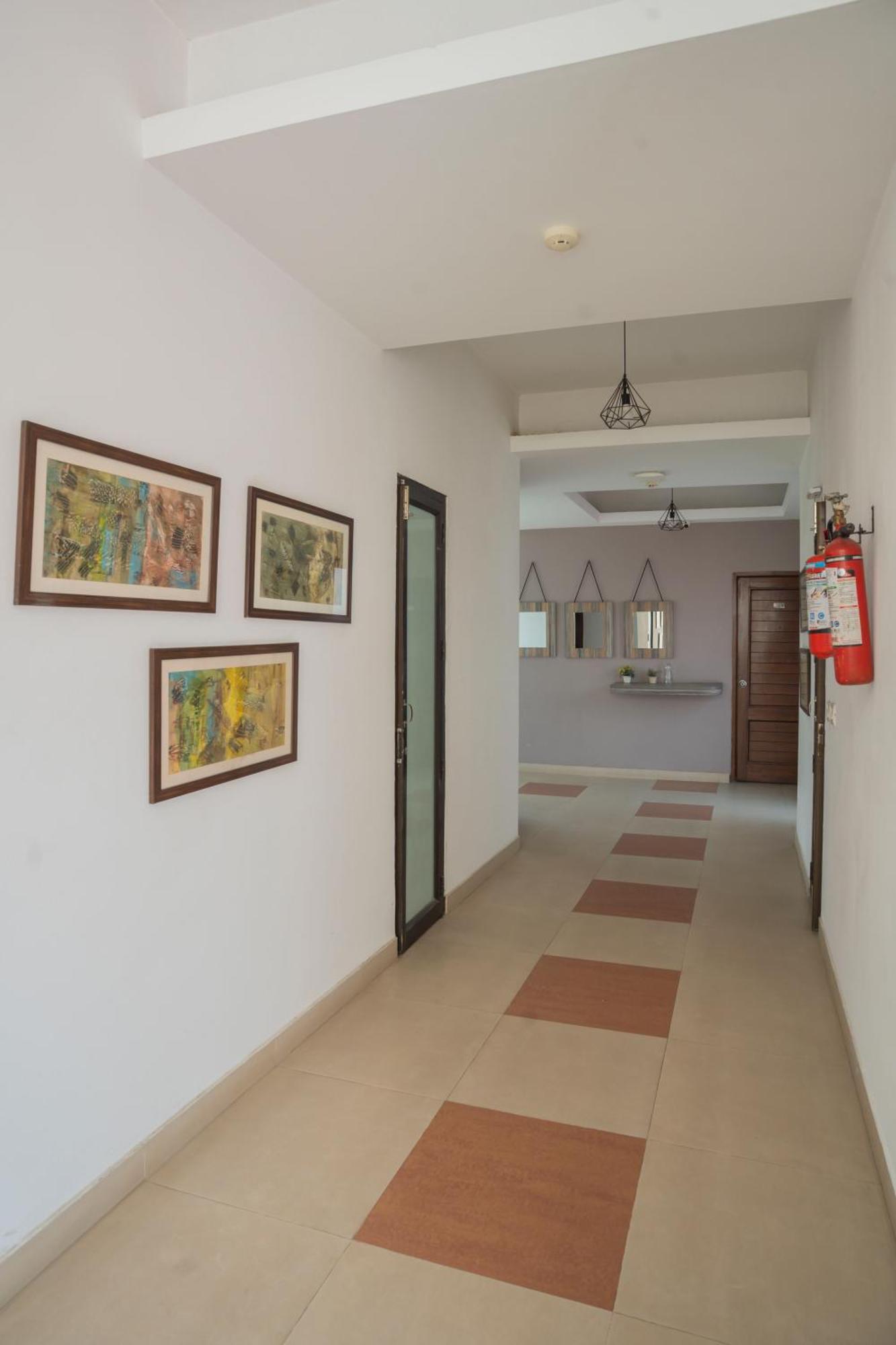 Ahuja Residency Parklane Hotell Gurgaon Exteriör bild