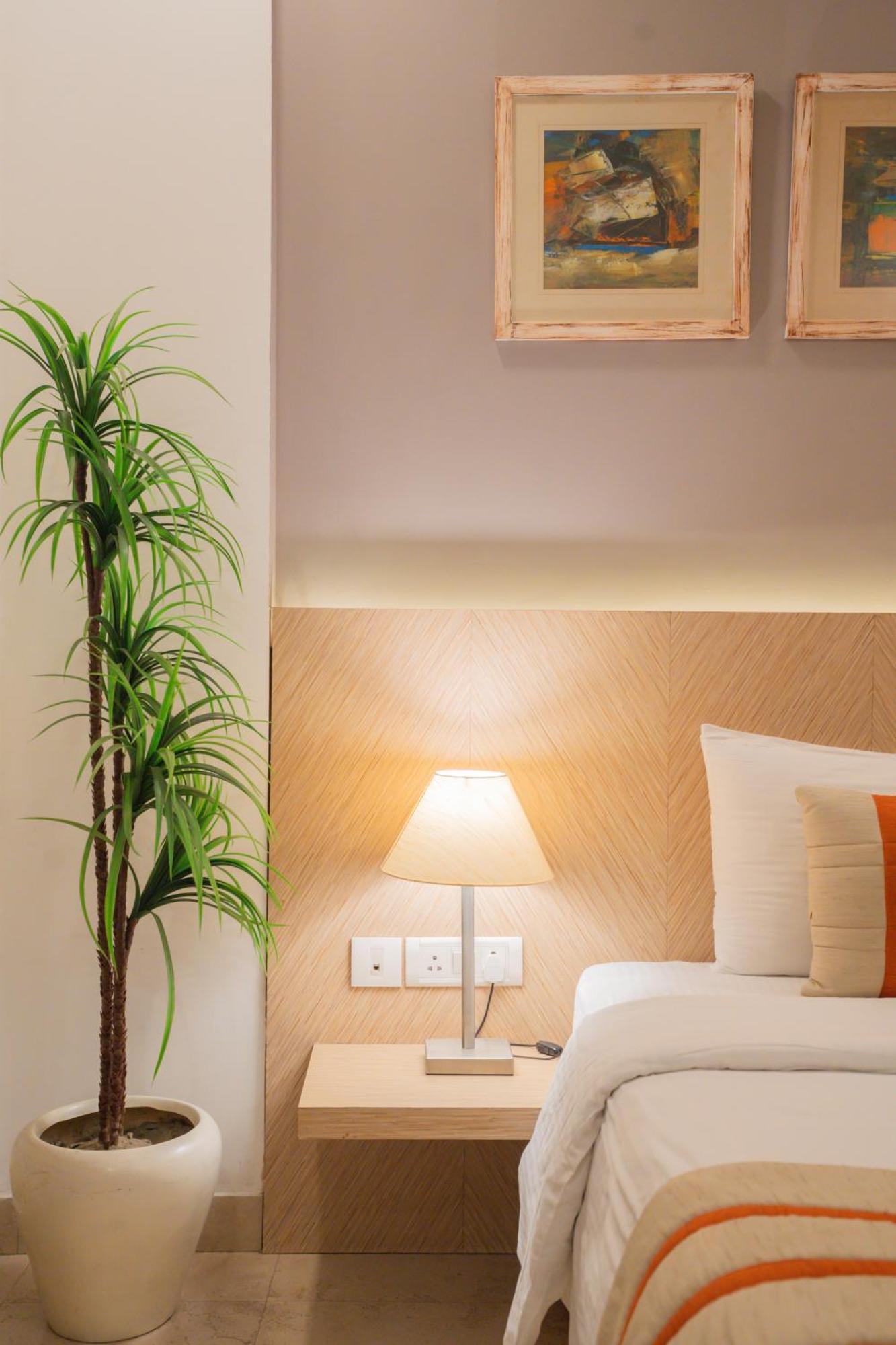 Ahuja Residency Parklane Hotell Gurgaon Exteriör bild