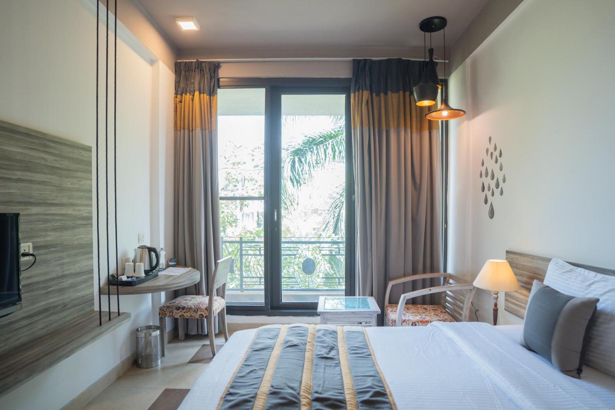 Ahuja Residency Parklane Hotell Gurgaon Exteriör bild